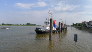 Brake harbour, Weser river, Germany - H2slOw